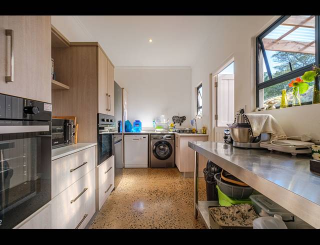 3 BEDROOM HOUSE FOR SALE IN FAIRVIEW ESTATES